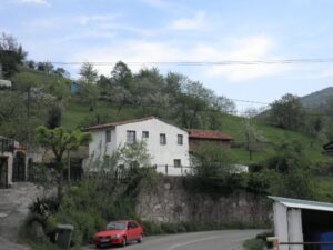 Chalet en Venta en Lena, Asturias  REF:VC075